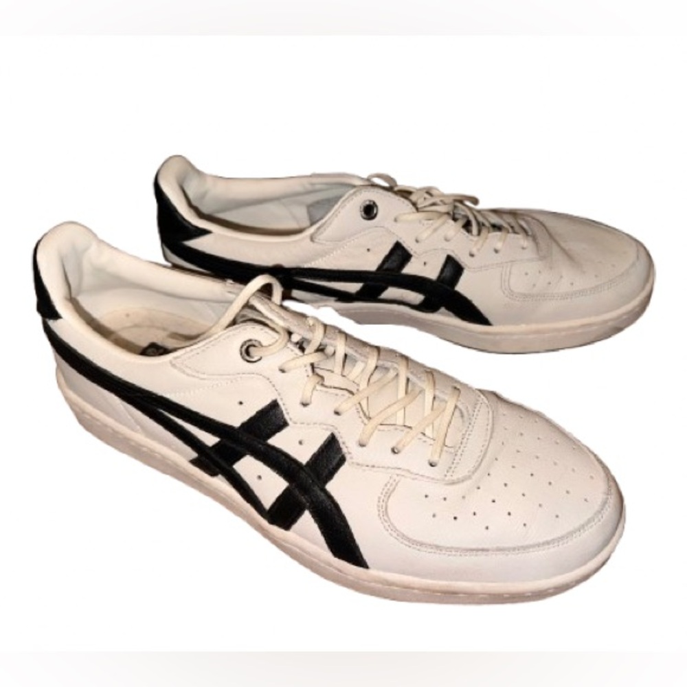 Men’s Onitsuka Tiger GSM White with Black sneakers